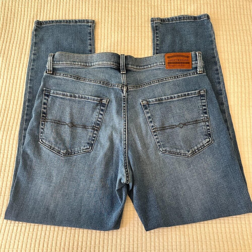 Lucky Brand 410 Athletic Straight Mid Wash Slim Fit Classic - 36